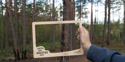 Mācību 1-2 km PĀRGĀJIENS tuvējā apkārtnē ar 5 vides izziņas pieturām